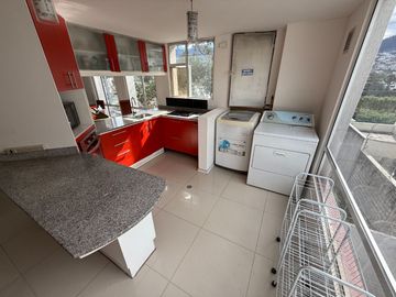 Departamento en Venta (2 Dormitorios.) - 90 m² - La Primavera - Cumbaya