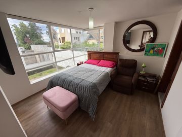 Departamento en Venta (2 Dormitorios.) - 90 m² - La Primavera - Cumbaya