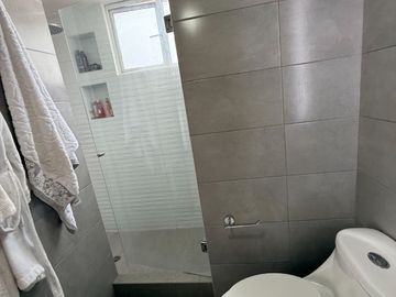 Departamento en Venta (2 Dormitorios.) - 90 m² - La Primavera - Cumbaya