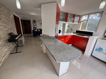 Departamento en Venta (2 Dormitorios.) - 90 m² - La Primavera - Cumbaya