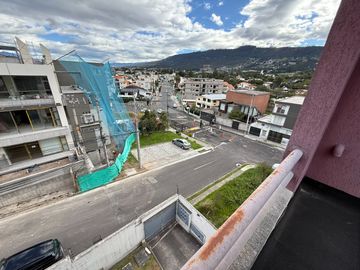 Departamento en Venta (2 Dormitorios.) - 90 m² - La Primavera - Cumbaya