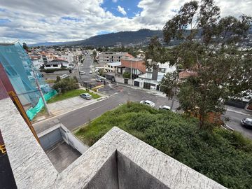 Departamento en Venta (2 Dormitorios.) - 90 m² - La Primavera - Cumbaya