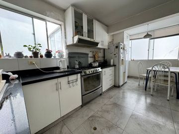 DUPLEX EN VENTA US$ 285,000, CALLE 5 2XX, SAN BORJA