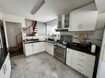 DUPLEX EN VENTA US$ 285,000, CALLE 5 2XX, SAN BORJA