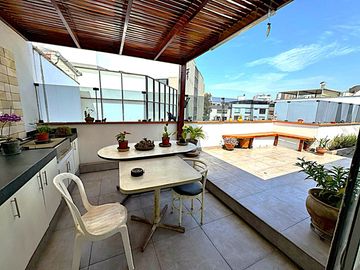 DUPLEX EN VENTA US$ 285,000, CALLE 5 2XX, SAN BORJA