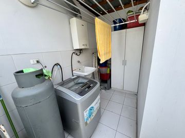 DUPLEX EN VENTA US$ 285,000, CALLE 5 2XX, SAN BORJA