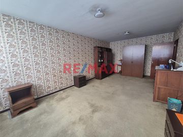 Vendo Casa Como Terreno – 2,337 M² En Residencial Monterrico