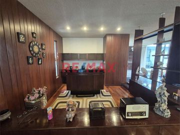 Vendo Casa Como Terreno – 2,337 M² En Residencial Monterrico