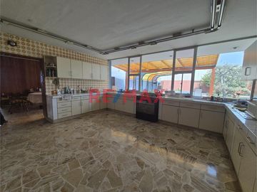 Vendo Casa Como Terreno – 2,337 M² En Residencial Monterrico