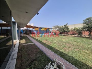 Vendo Casa Como Terreno – 2,337 M² En Residencial Monterrico