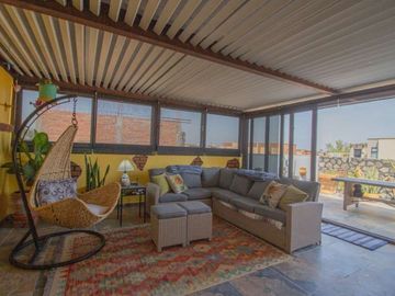 Casa en Residencial, con Espacios Versátiles y Estilo Único