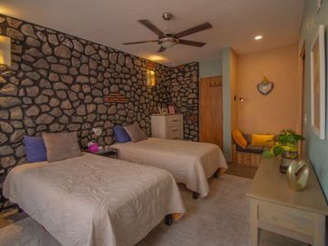 Casa en Residencial, con Espacios Versátiles y Estilo Único