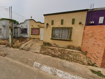 CASA DE RECUPERACIÓN BANCARIA EN CALLE CARDENAL, FRACC. LAS ARBOLEDAS, COSOLEACAQUE, VERACRUZ, ¡NO SE ACEPTAN CREDITOS!