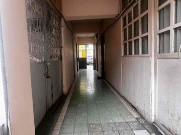 amplia casa en venta con terreno en venta cerca del centro de cuenca san Blas cerca de la calle larga