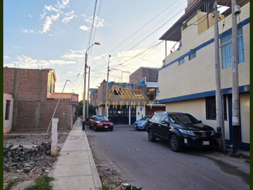 SE VENDE CASA DE 1 PISO DE 75M2 EN URB. SOL DE ICA DE LOS PORTALES - II ETAPA