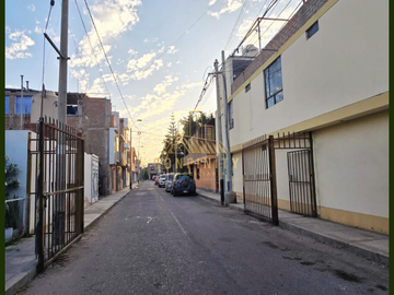 SE VENDE CASA DE 1 PISO DE 75M2 EN URB. SOL DE ICA DE LOS PORTALES - II ETAPA