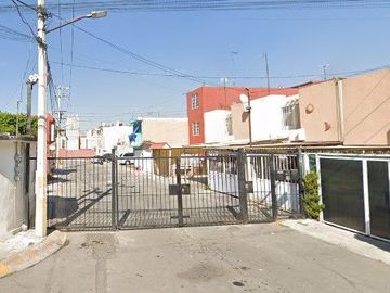 Hermosa y amplia casa con excelentes acabados y todas las comodidades que soñaste.