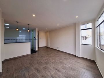 ¡VENTA OCASIÓN DEPARTAMENTO A MEDIA CUADRA DE PARQUE EN URB. LA TRINIDAD!