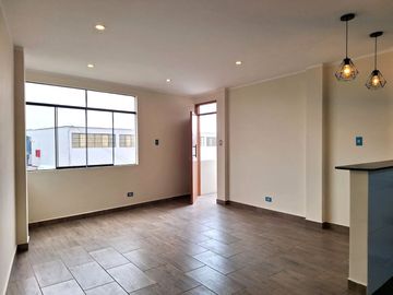 ¡VENTA OCASIÓN DEPARTAMENTO A MEDIA CUADRA DE PARQUE EN URB. LA TRINIDAD!