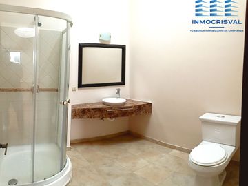🏡 Casa de 3 pisos en VENTA en San Juan de Conocoto – 5 habitaciones – 372 m² – Conjunto privado
