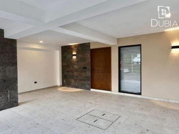 Casa nueva frente a área verde en Monte Magno