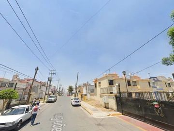 Casa En Remate Bancario En Tecámac, Estado De México. CLV1