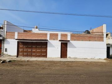 Casa de Playa a la Venta en Punta Negra