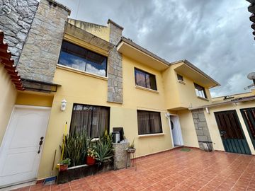 CASA Espaciosa EN VENTA sector UDA