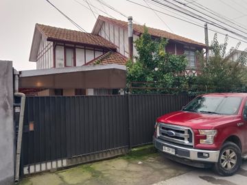 Oportunidad: Amplia casa 4 dormitorios en Los Lirios, Concepción