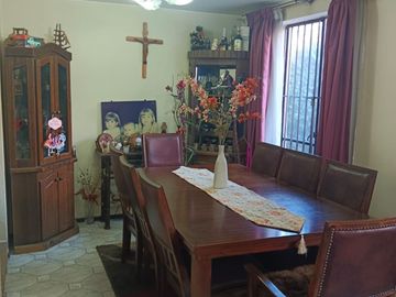 Oportunidad: Amplia casa 4 dormitorios en Los Lirios, Concepción