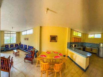 Casa con dos Departamentos de 3 Dormitorios c/u en  Ballenita