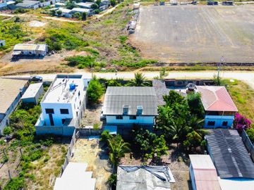 Casa con dos Departamentos de 3 Dormitorios c/u en  Ballenita