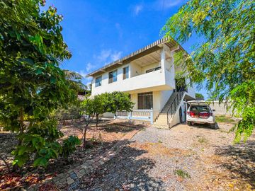Casa con dos Departamentos de 3 Dormitorios c/u en  Ballenita