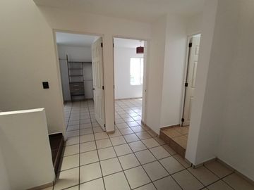 CASA EN VENTA, EN CORREGIDORA, QUERETARO