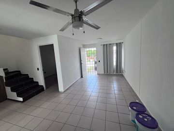 CASA EN VENTA, EN CORREGIDORA, QUERETARO