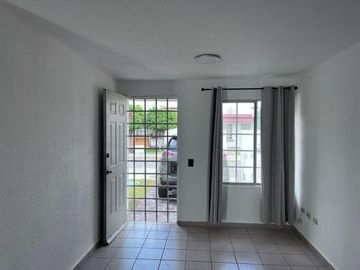 CASA EN VENTA, EN CORREGIDORA, QUERETARO