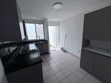 CASA EN VENTA, EN CORREGIDORA, QUERETARO