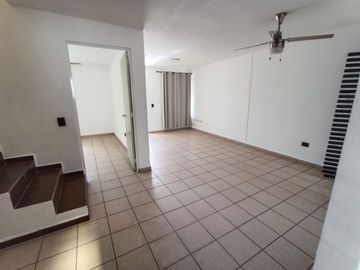 CASA EN VENTA, EN CORREGIDORA, QUERETARO