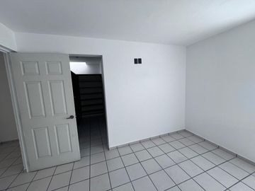 CASA EN VENTA, EN CORREGIDORA, QUERETARO