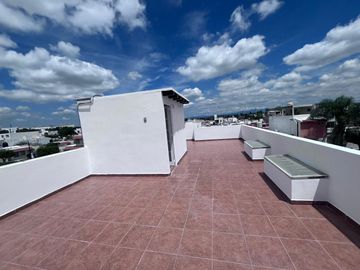 CASA EN VENTA, EN CORREGIDORA, QUERETARO
