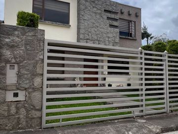 Venta de Casa en Cuenca, Sector Ricaurte cerca a la Mega Tienda del Sur