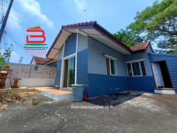 บ้านแฝด หมู่บ้าน ทรัพย์ธานี รังสิต-คลอง 9 เนื้อที่ 37.1 ตรว. ใกล้ซีเจ ซูเปอร์มาร์เก็ต สาขารังสิตคลอง 9 ถนนรังสิต-นครนายก ตำบลลำผักกูด อำเภอธัญบุรี จัง