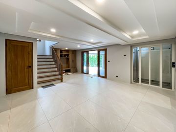 6 Bedroom 6BR Fully Furnished House for Sale in Loyola Grand Villas at Marikina City NEGOTIABLE!