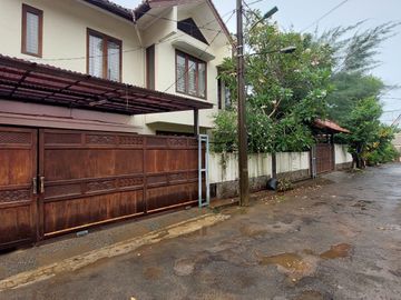 Rumah Komplek Tropical Modern Furnished Area Ragunan Jakarta Selatan