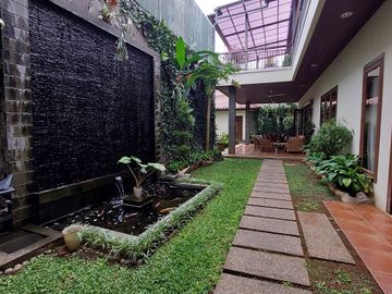 Rumah Komplek Tropical Modern Furnished Area Ragunan Jakarta Selatan