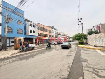 Venta De Local Comercial De 71 M² – Ideal Oficina, Spa O Marca Premium – La Molina, Sta. Patricia