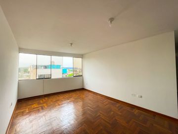DEPARTAMENTO FLAT  EN VENTA 3er PISO AT 73 M2 INCLUYE  1 COCHERA CERCA A LA TECSUP URB.MAYORAZGO   EN EL DISTRITO DE ATE