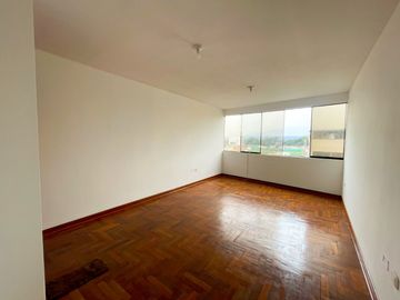 DEPARTAMENTO FLAT  EN VENTA 3er PISO AT 73 M2 INCLUYE  1 COCHERA CERCA A LA TECSUP URB.MAYORAZGO   EN EL DISTRITO DE ATE