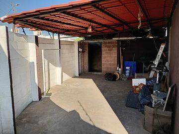 Bonita casa en venta en Real del Márques con excedente
