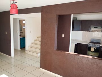 Bonita casa en venta en Real del Márques con excedente